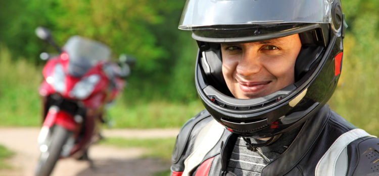 Motorradhelm-Kauf: Diese Tipps können Leben retten